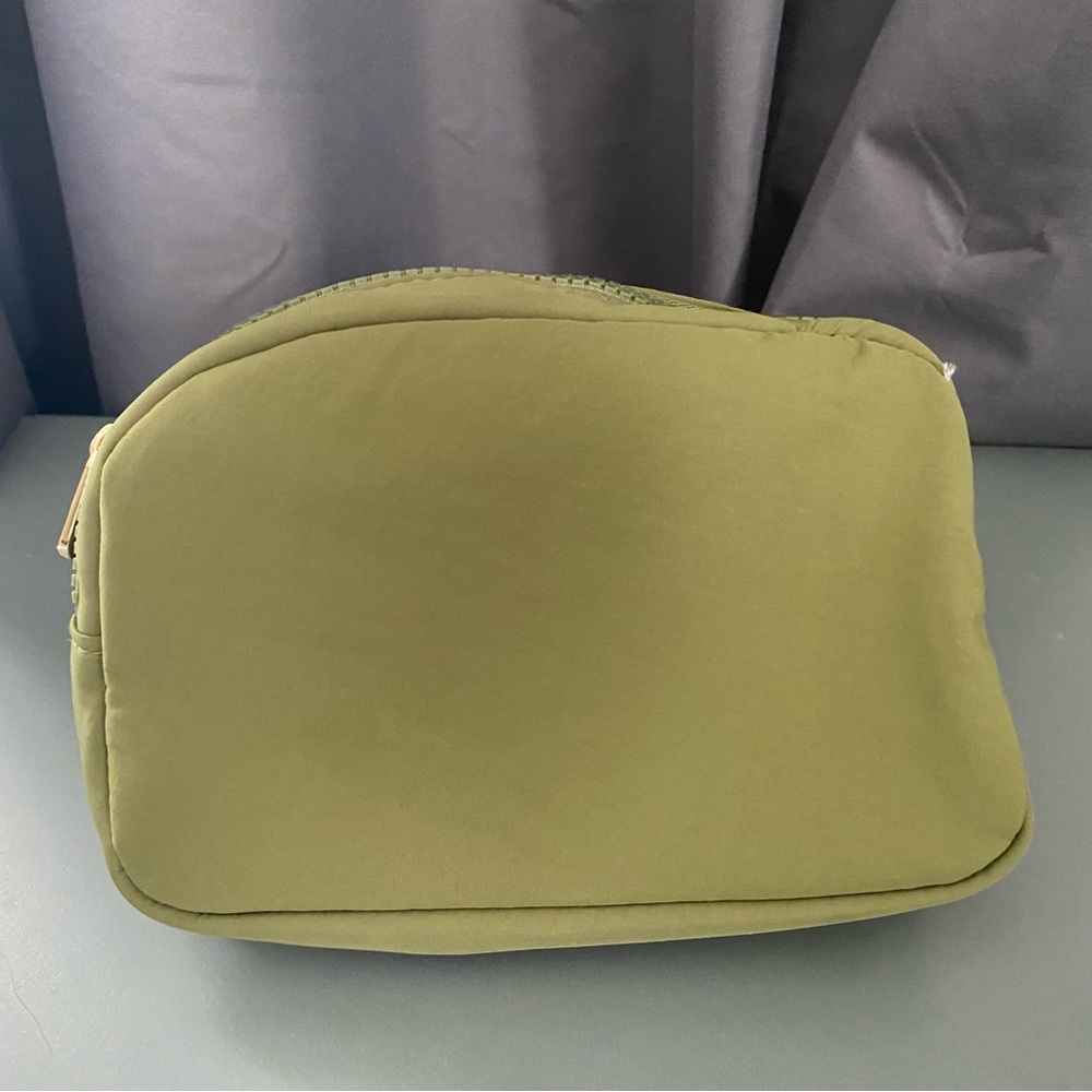 Universal Thread Olive Green Belt Bag